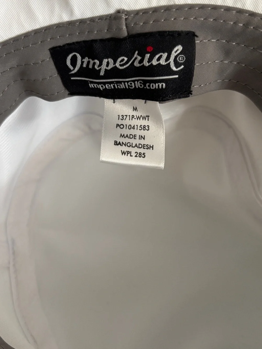 NWT Rodeo Dunes White Bucket Hat with Navy Trim